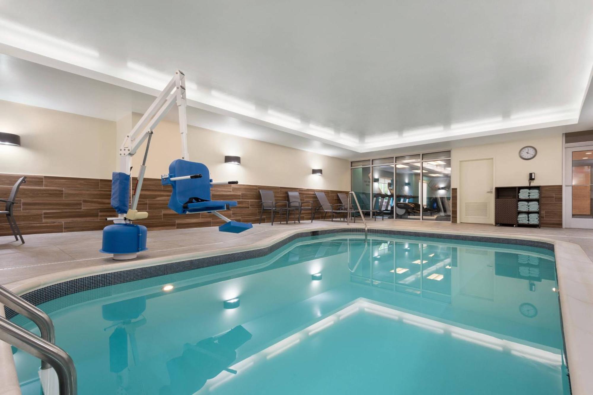 Fairfield Inn & Suites By Marriott Charlottesville Downtown/University Area Екстер'єр фото