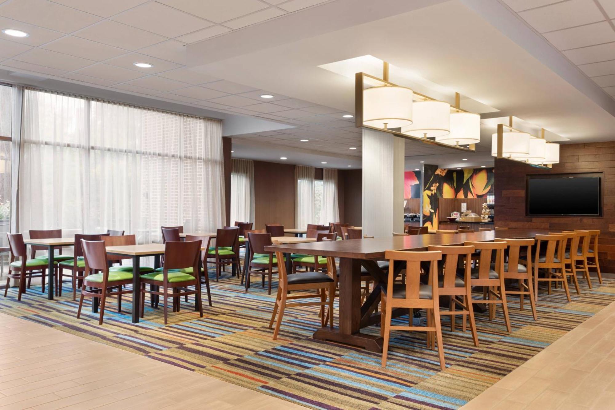 Fairfield Inn & Suites By Marriott Charlottesville Downtown/University Area Екстер'єр фото