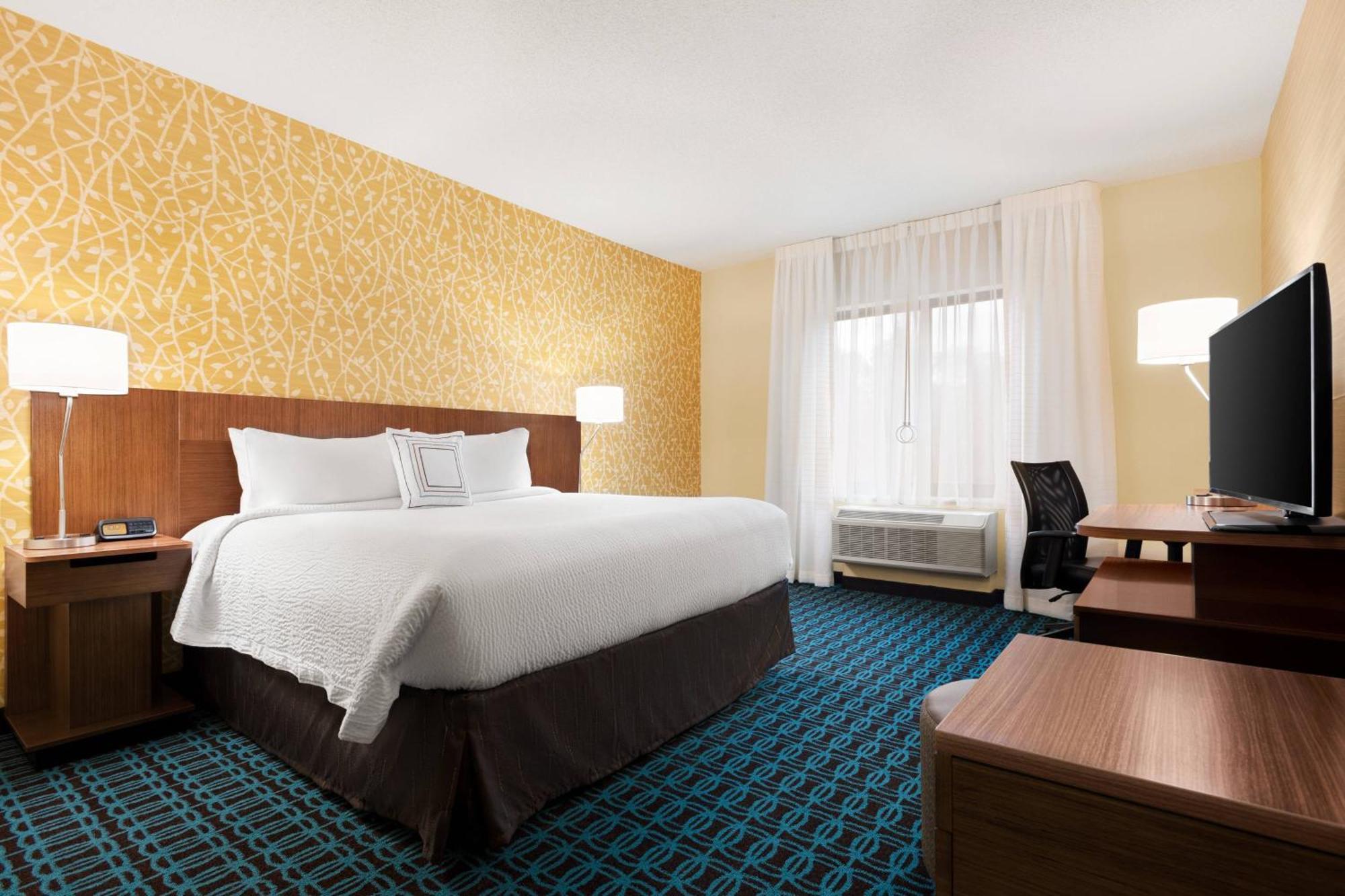 Fairfield Inn & Suites By Marriott Charlottesville Downtown/University Area Екстер'єр фото