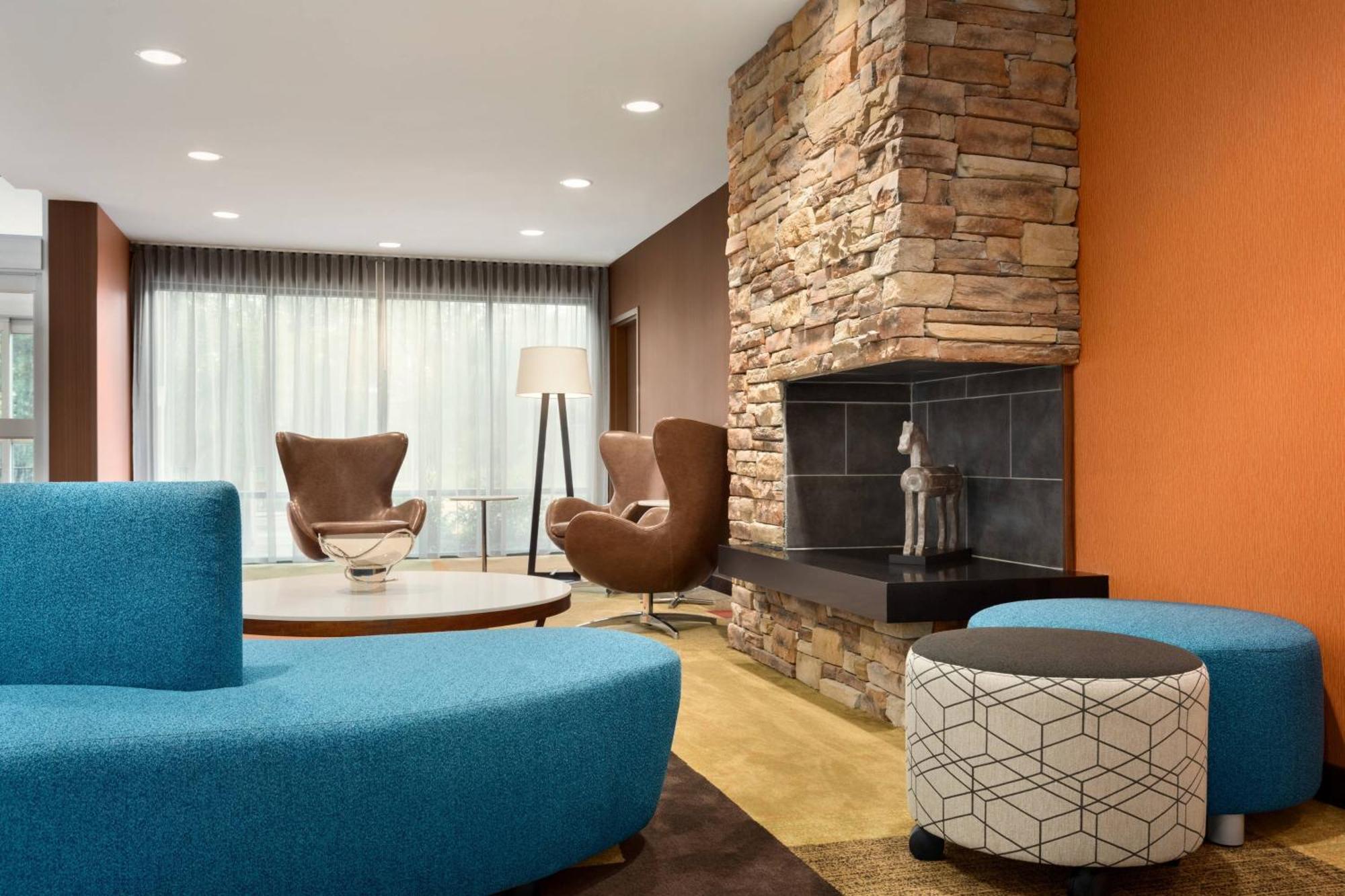 Fairfield Inn & Suites By Marriott Charlottesville Downtown/University Area Екстер'єр фото