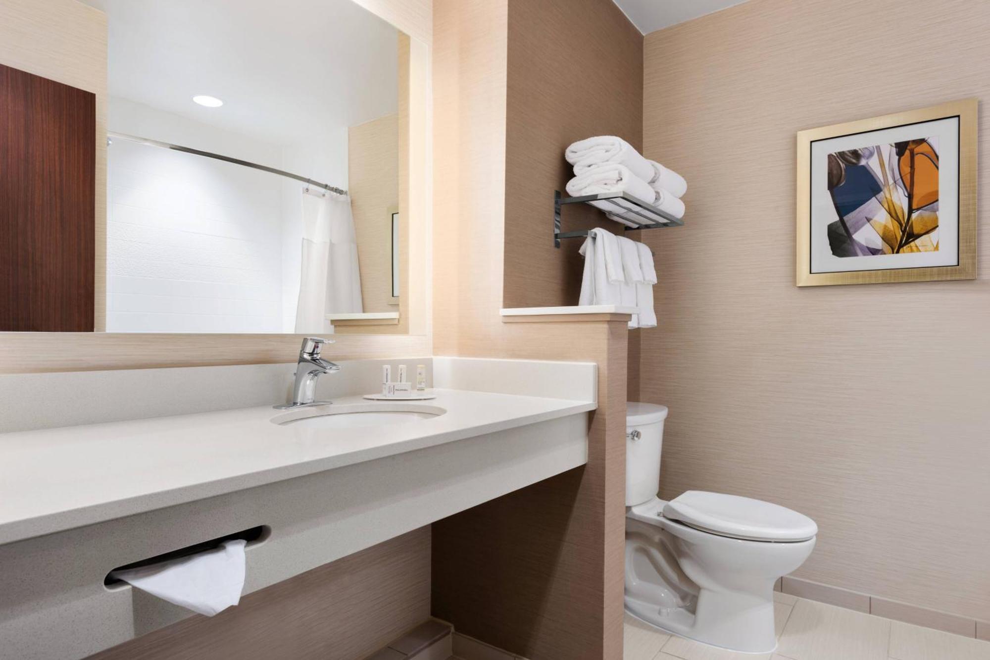 Fairfield Inn & Suites By Marriott Charlottesville Downtown/University Area Екстер'єр фото