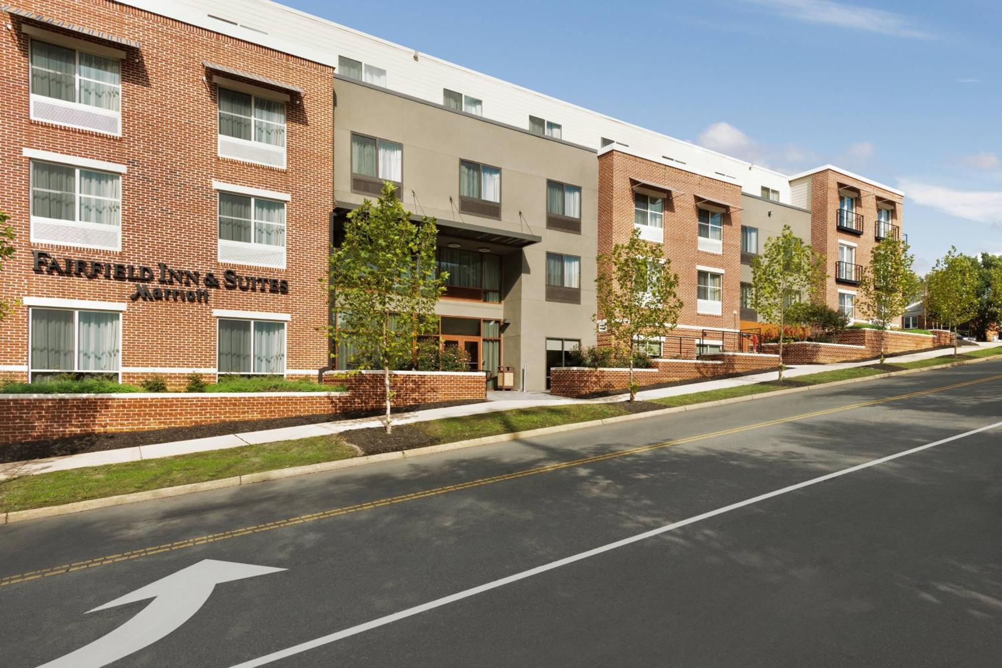 Fairfield Inn & Suites By Marriott Charlottesville Downtown/University Area Екстер'єр фото